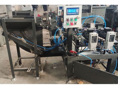 螺栓銷軸-三軸自動鉆孔倒角機